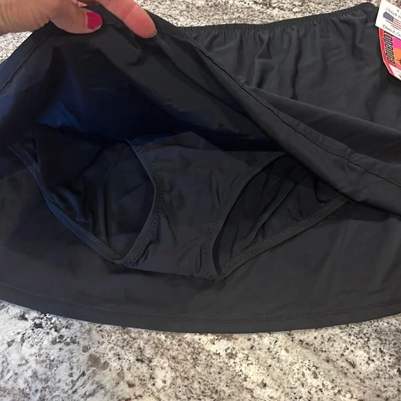New T.H.E. Swim skirt - Picture 2 of 13